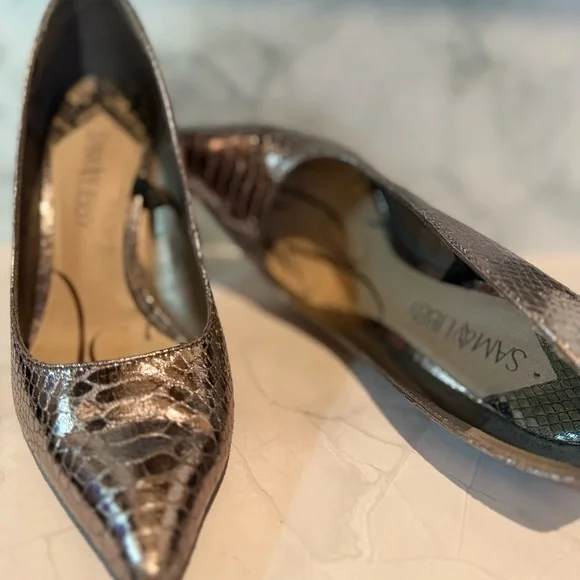 Sam & Libby Silver Heels with Pointed Toe - Picture 3 of 8